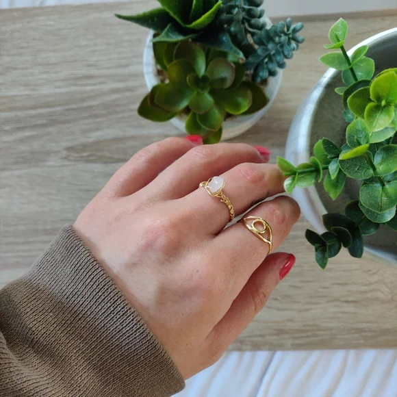 3/$20 ROSE QUARTZ CRYSTAL RING - Picture 2 of 3
